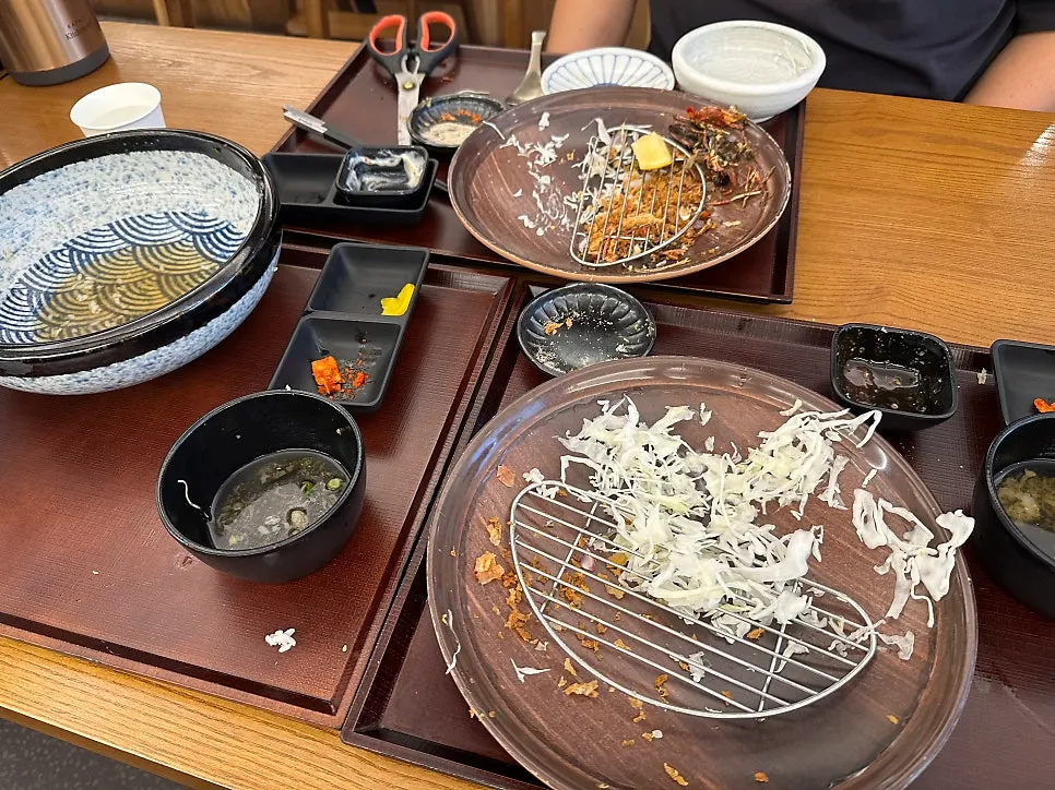 Table cleared after finishing the udon and katsu