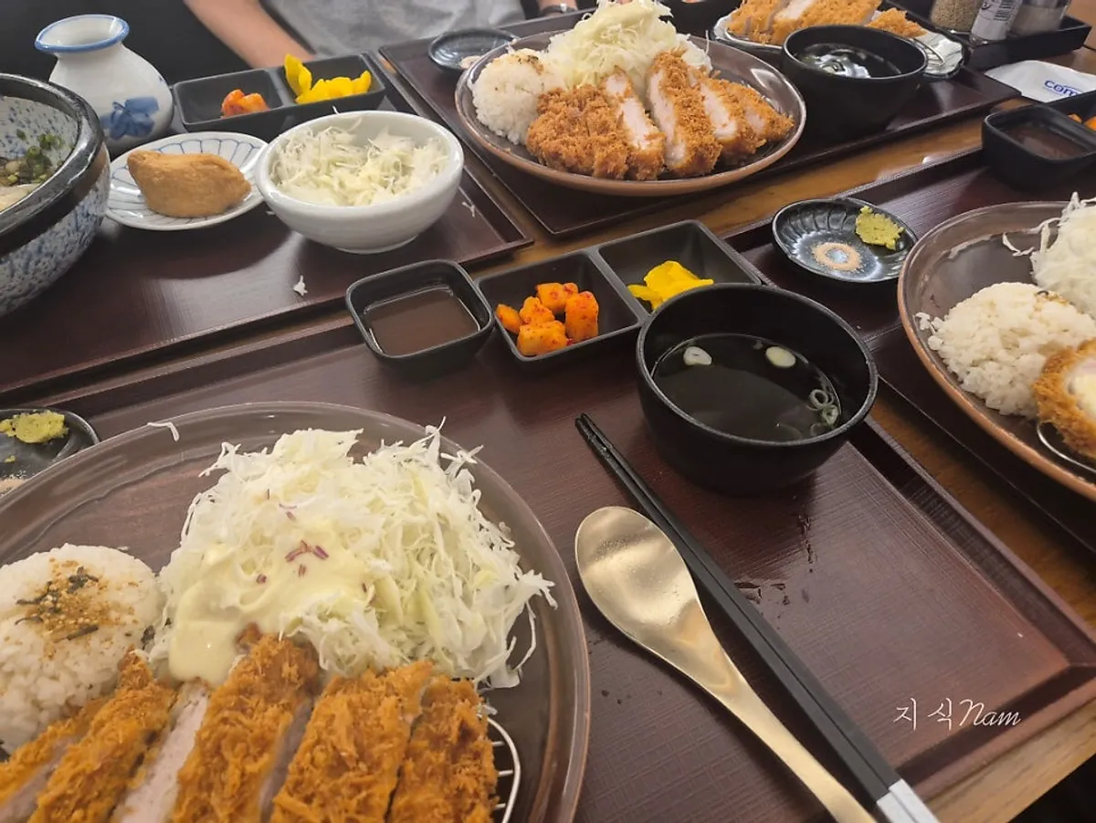 Exterior of Kosi Isu Branch, a tonkatsu restaurant near Isu Station