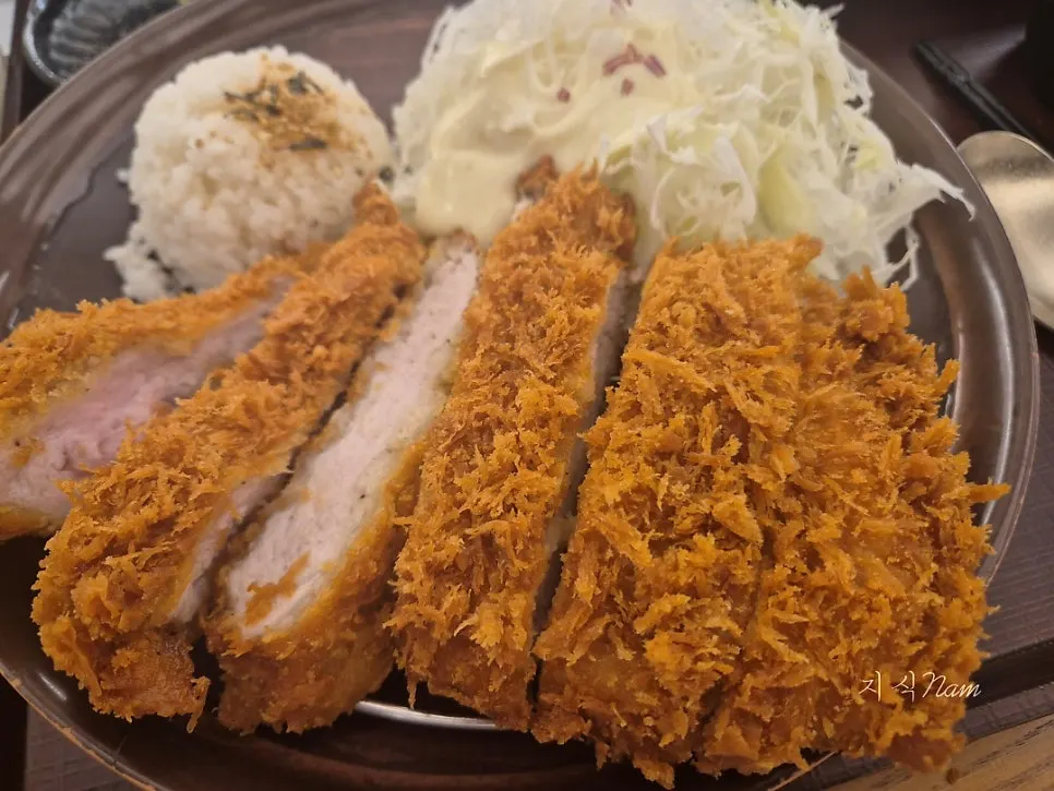 A plate of basic tonkatsu at Kosi Isu Branch