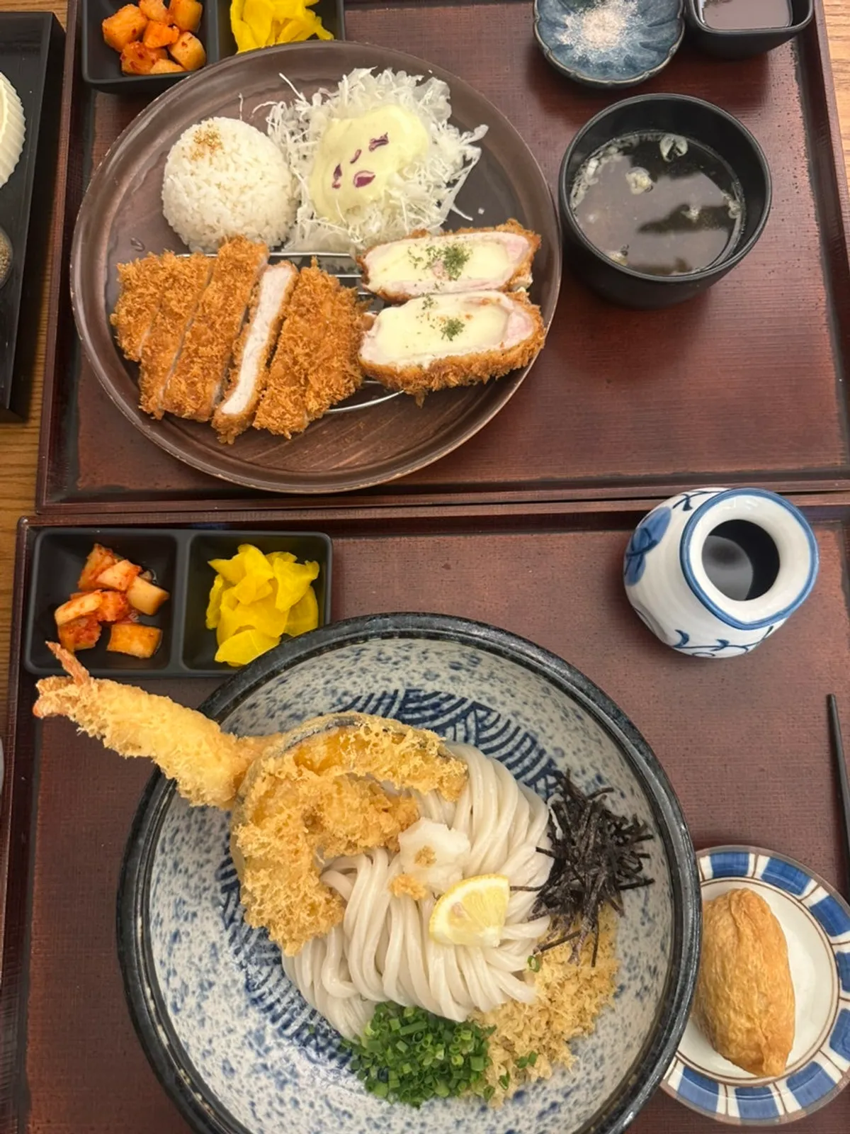 Kosi Konkuk University Branch's signature tenbukkake udon