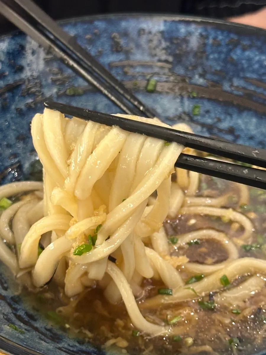 Thick, bouncy Sanuki fresh noodles
