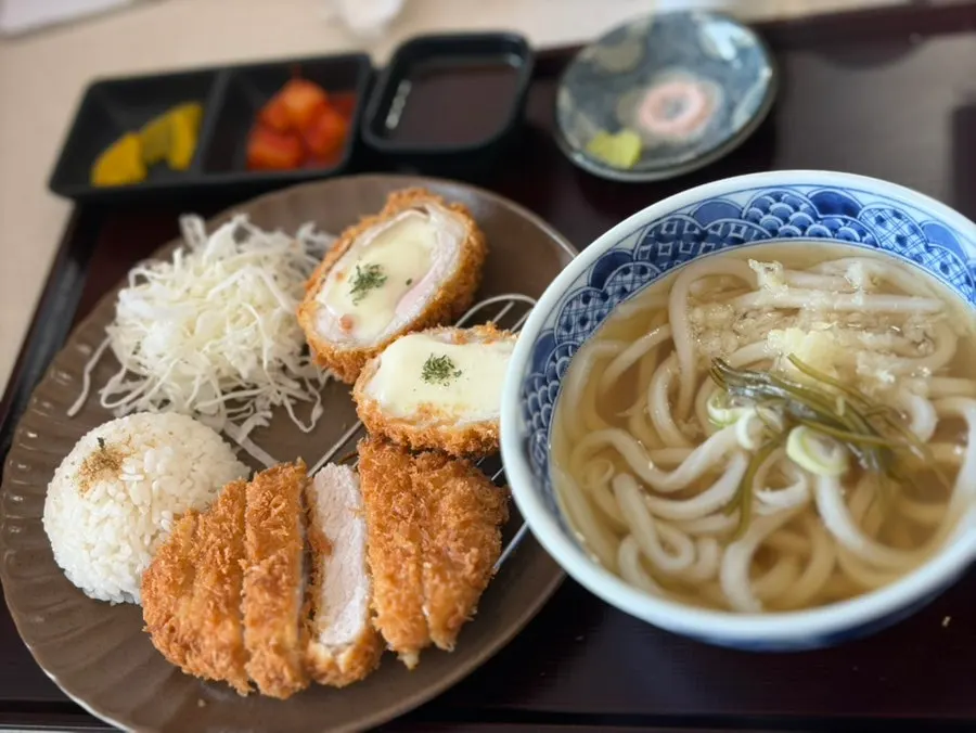 Udon topped with shrimp and sweet pumpkin tempura