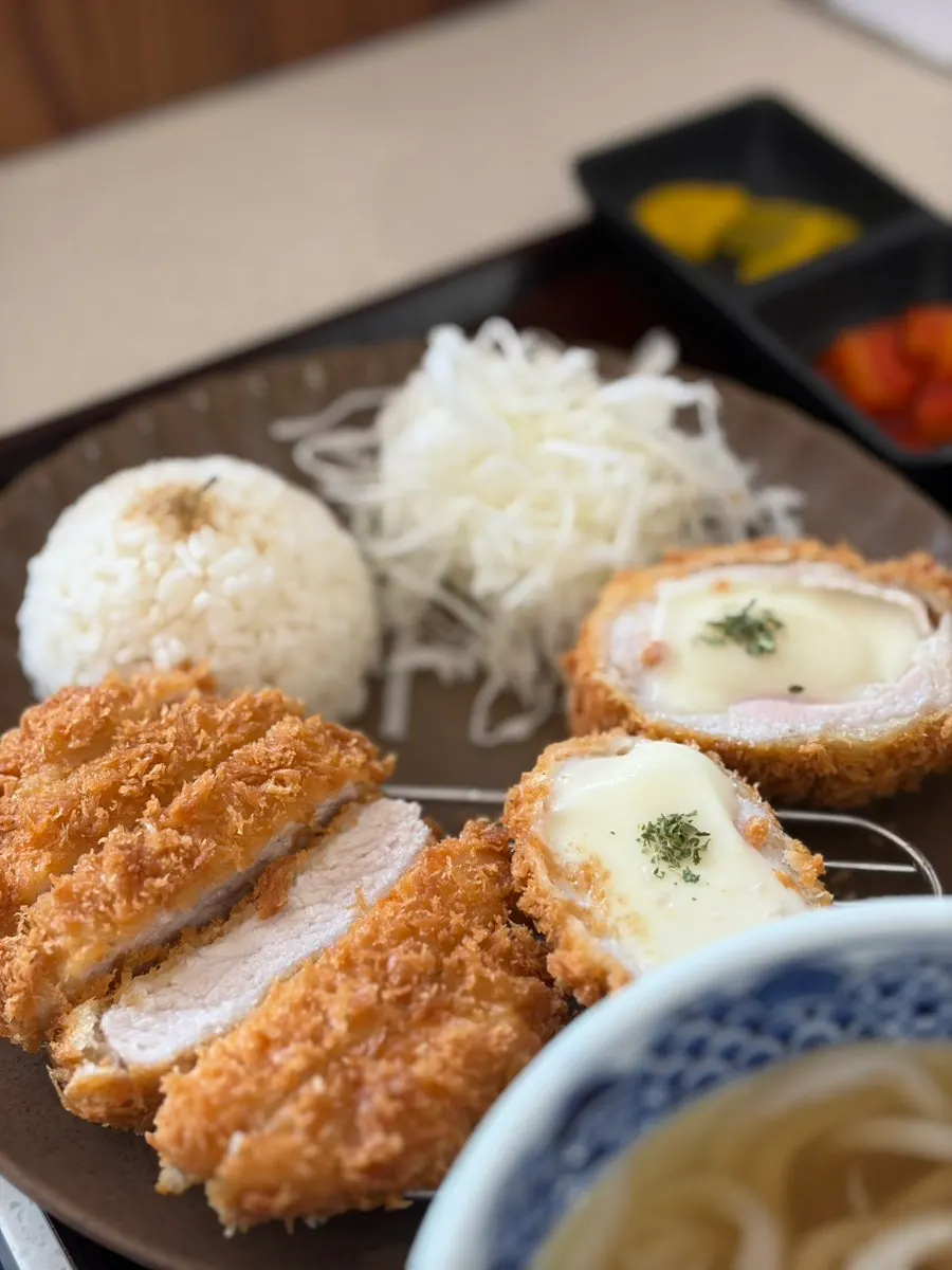 Tonkatsu and cheese katsu from the half-and-half katsu set