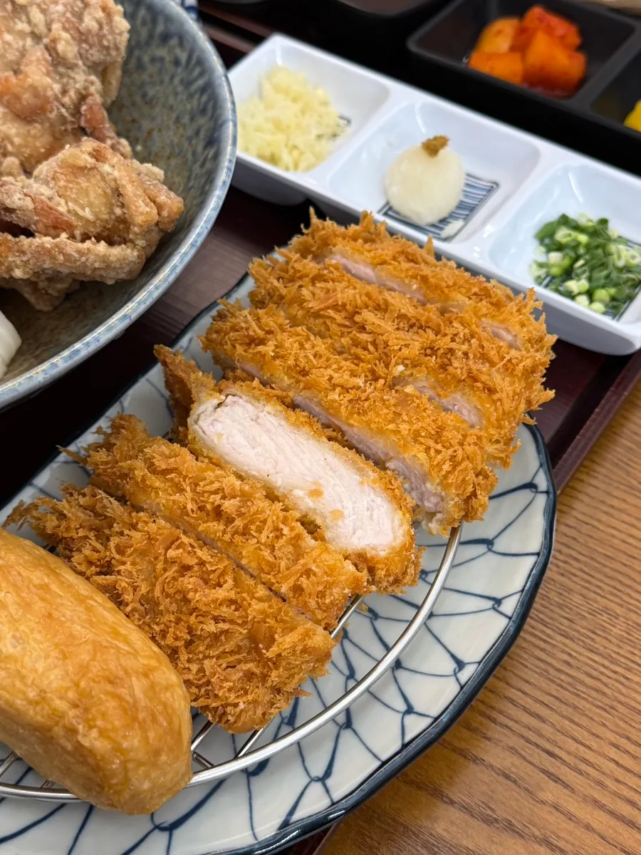 단면이 보이는 코시 등심 돈카츠