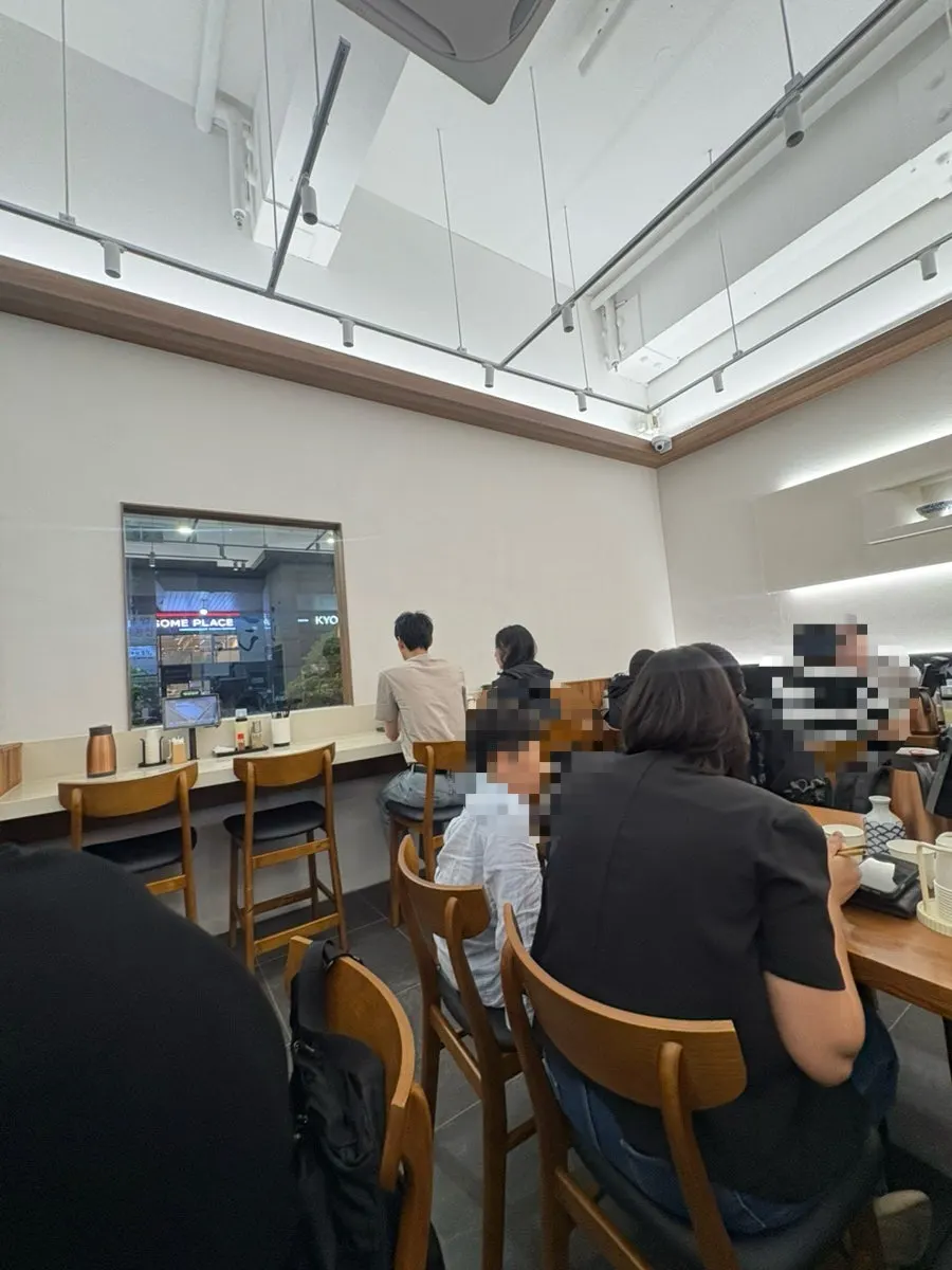 Full view of Kosi Seoul National University Entrance Branch storefront