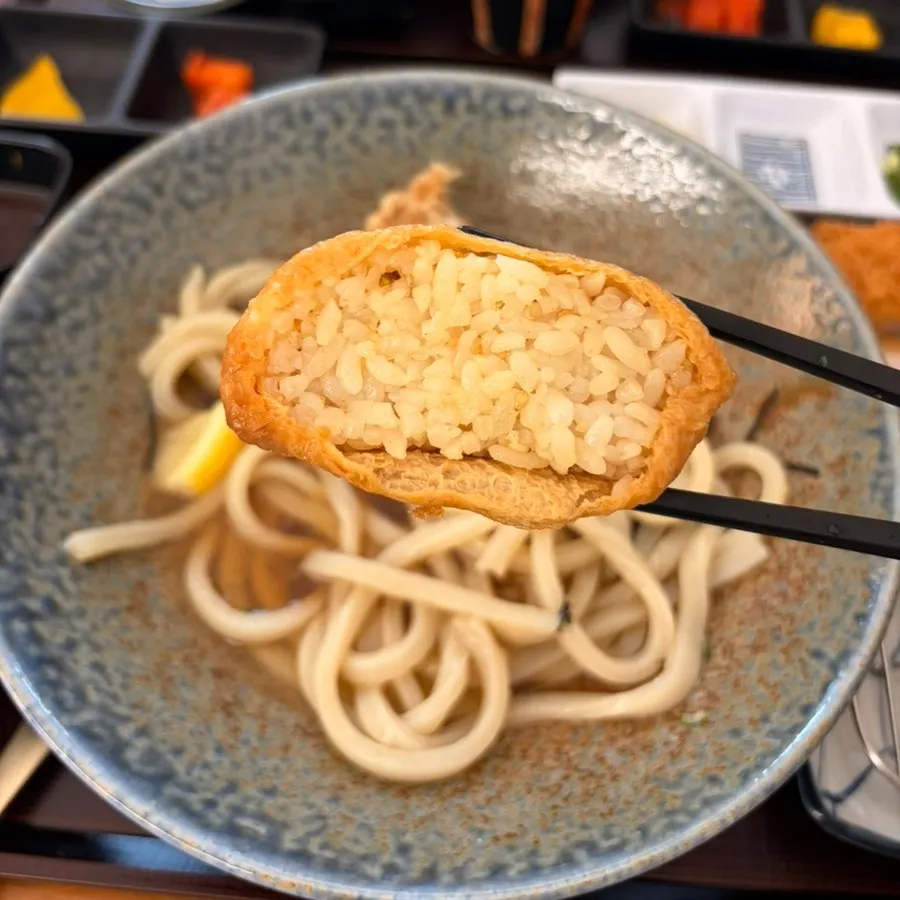 함께 나온 큼직한 유부초밥
