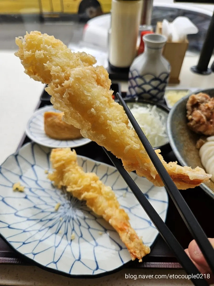 Half-and-half katsu with tonkatsu and cheese katsu