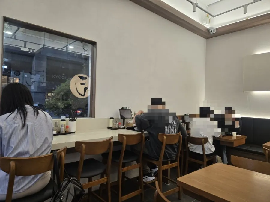 Nearly full interior of Kosi on a weekday evening