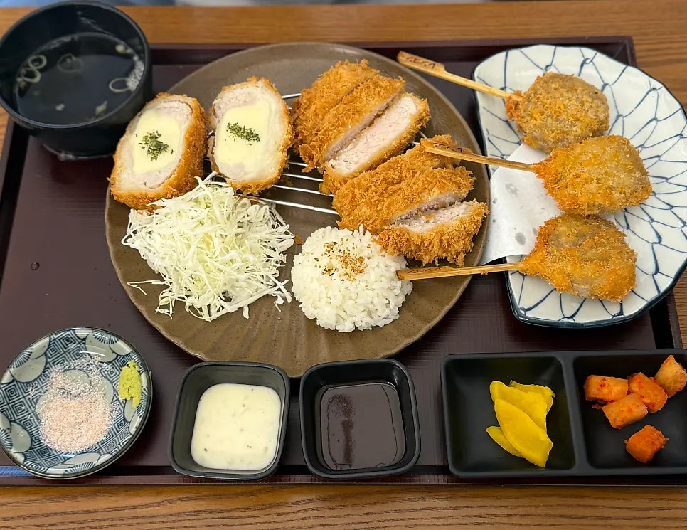 ソウル大入口駅冷やしうどん、週末遅め昼の天ぶっかけ・半々カツ単品、コシ