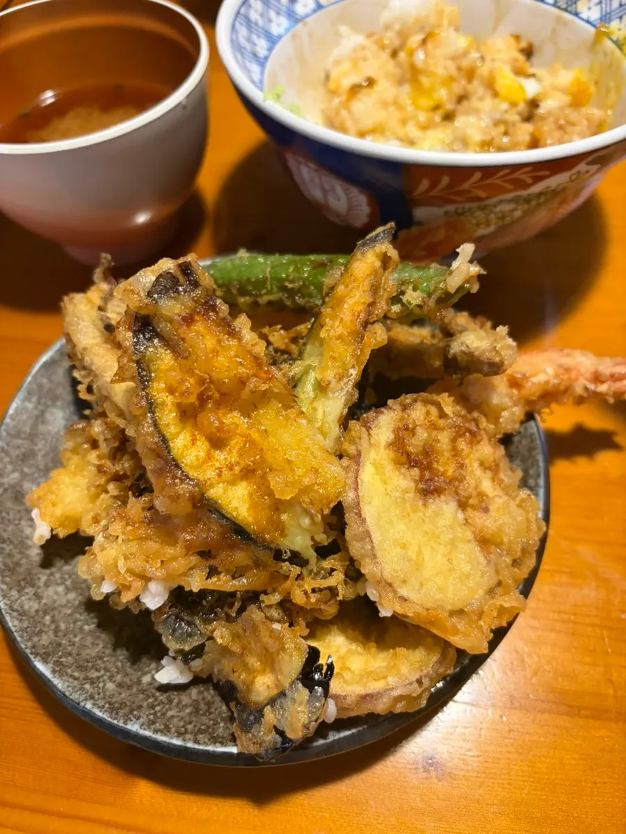 Shrimp and vegetable tempura with an onsen egg
