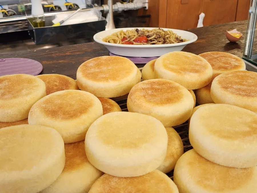 Display of bakery items baked in-house at Que Sera