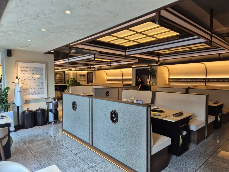 Interior of the first-floor hall at Gukbo Garden Samsung Main Branch