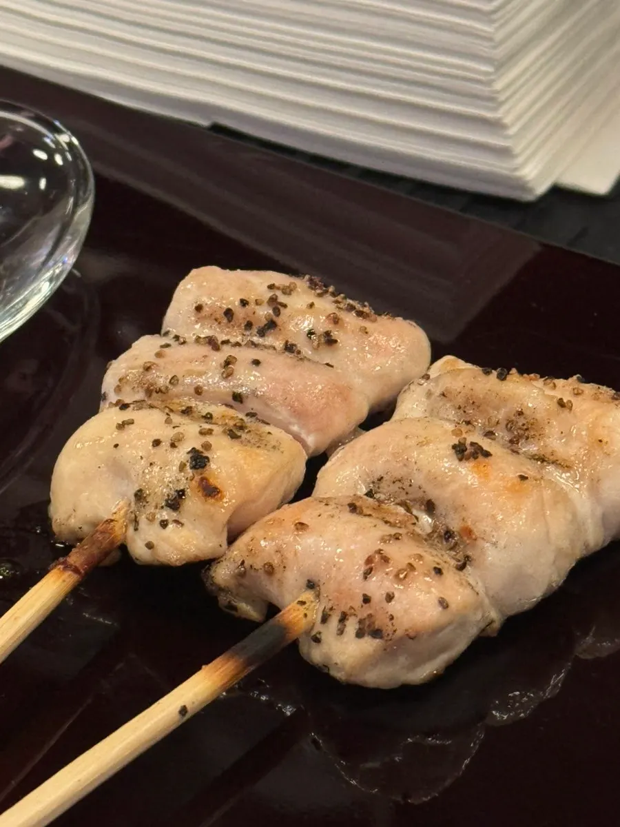 속을 과하게 굽지 않은 닭안심 꼬치
