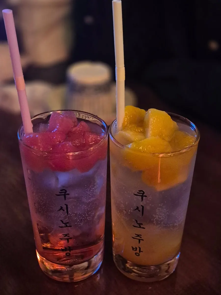 수박 하이볼과 망고 하이볼 두 잔