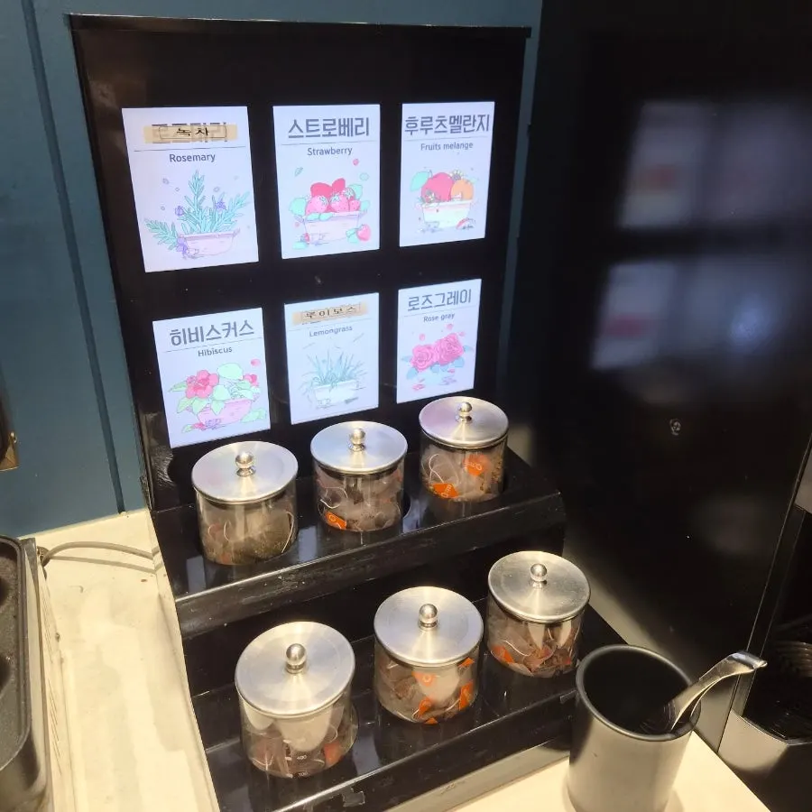 Drink station with sodas and juices