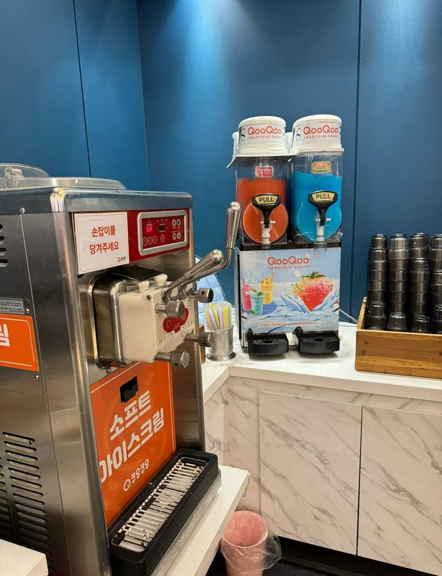 Dessert station display