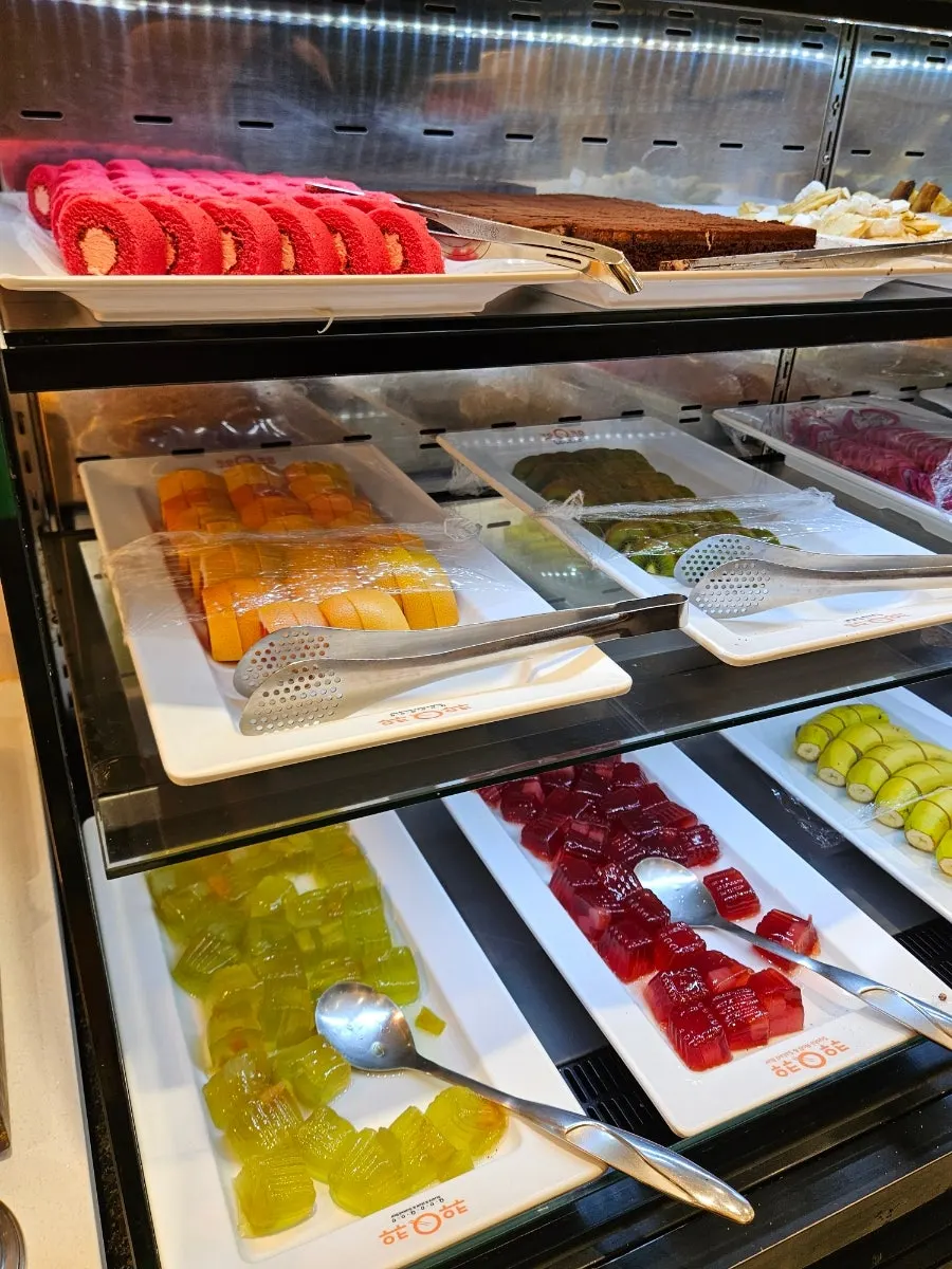 Dessert corner with chocolate fondue