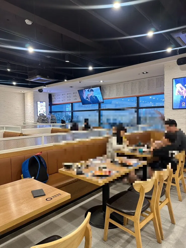 쿠우쿠우 노원점 넓은 홀 내부