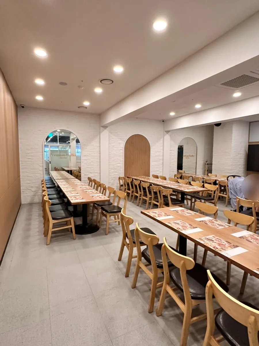 Spacious room seating for group dinners and family gatherings