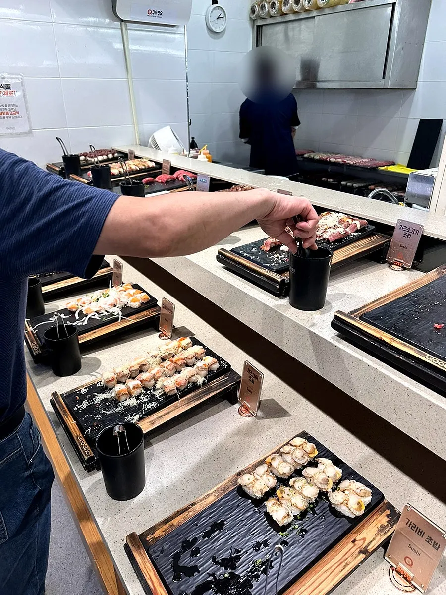 Sushi pieces displayed at the sushi zone