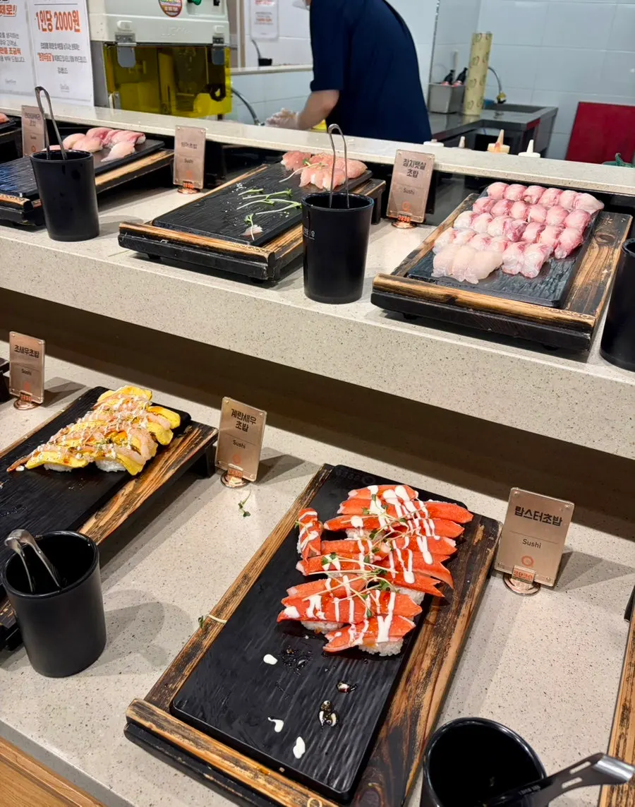 Plate of thickly sliced raw salmon sashimi