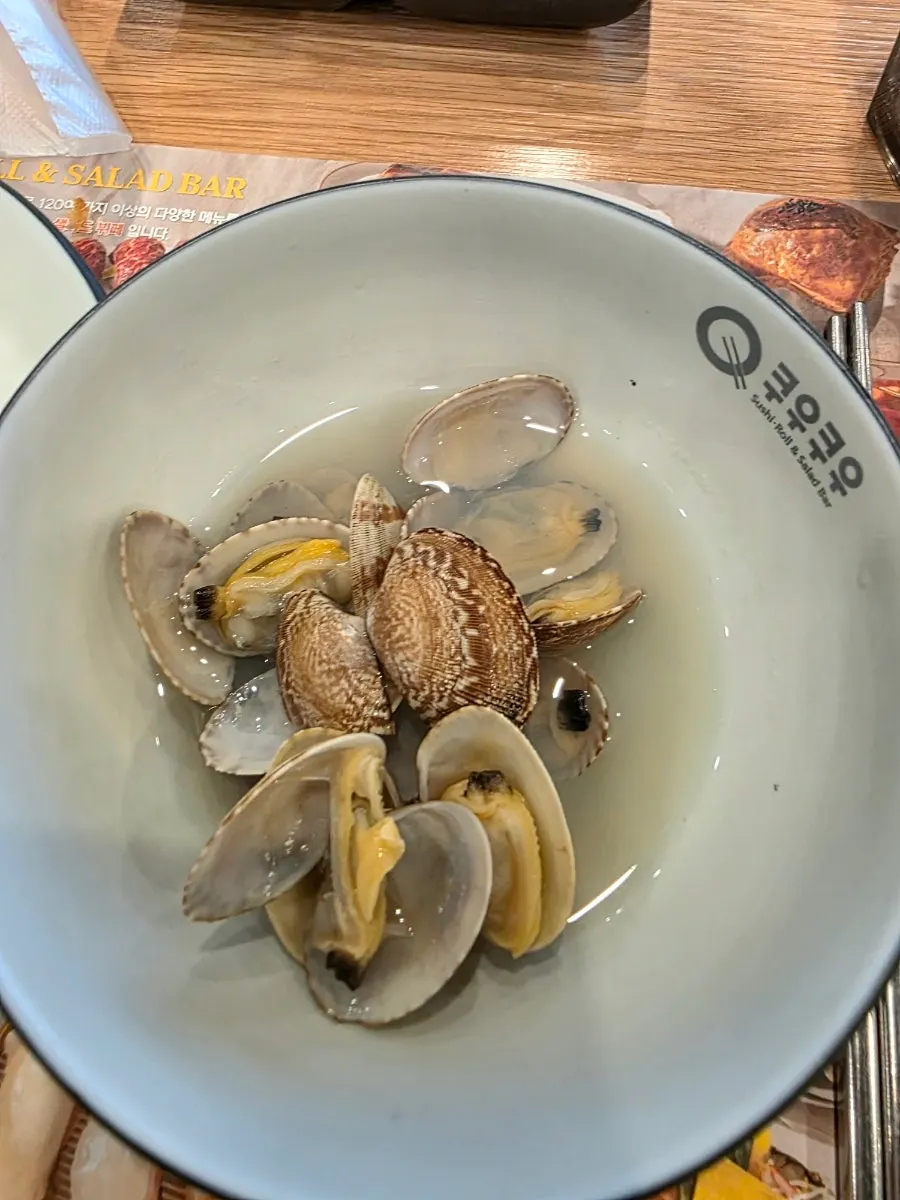 바지락 술찜 접시