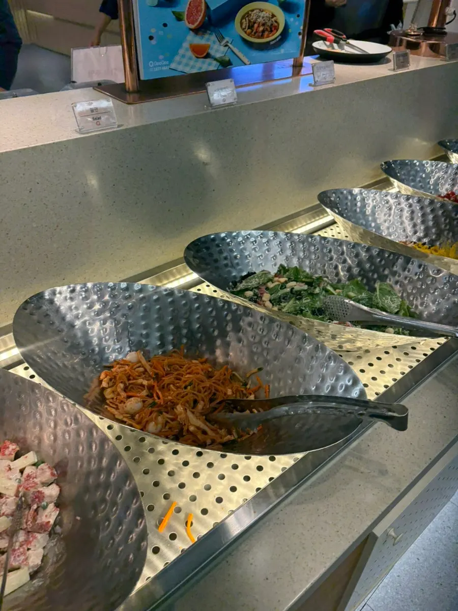 Salad and side dishes at Kuu Kuu Nowon Branch