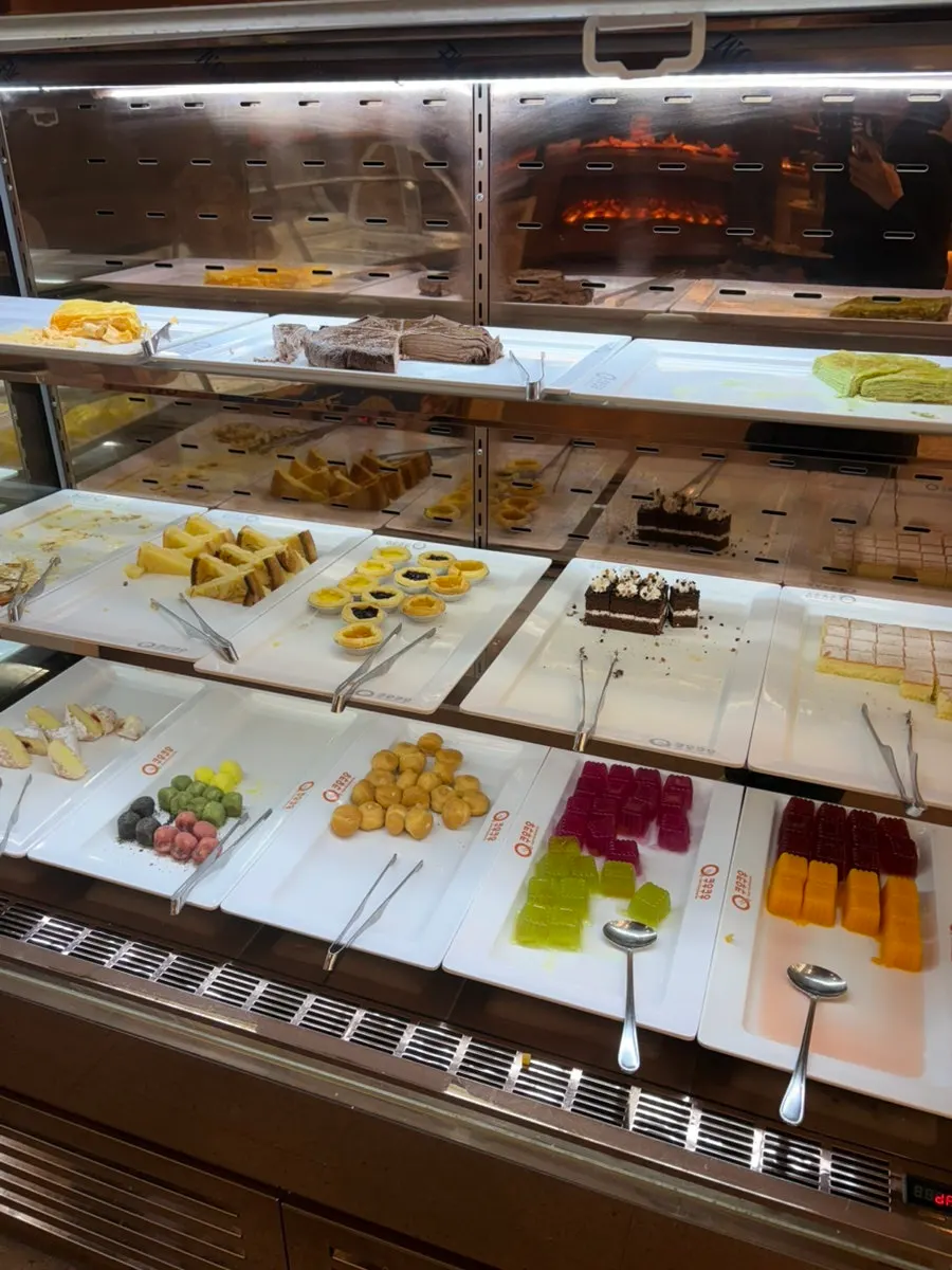 Fruit display at the dessert corner