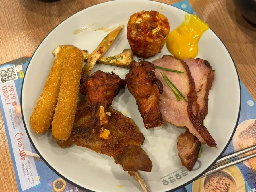 생맥주와 함께 차린 테이블