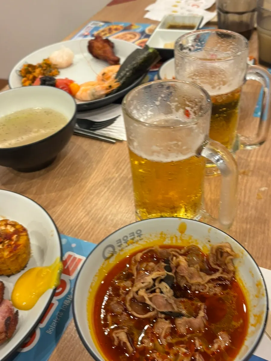 살이 꽉 찬 꽃게가 담긴 접시