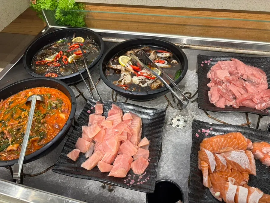 쿠우쿠우 노원점 생연어 회 접시