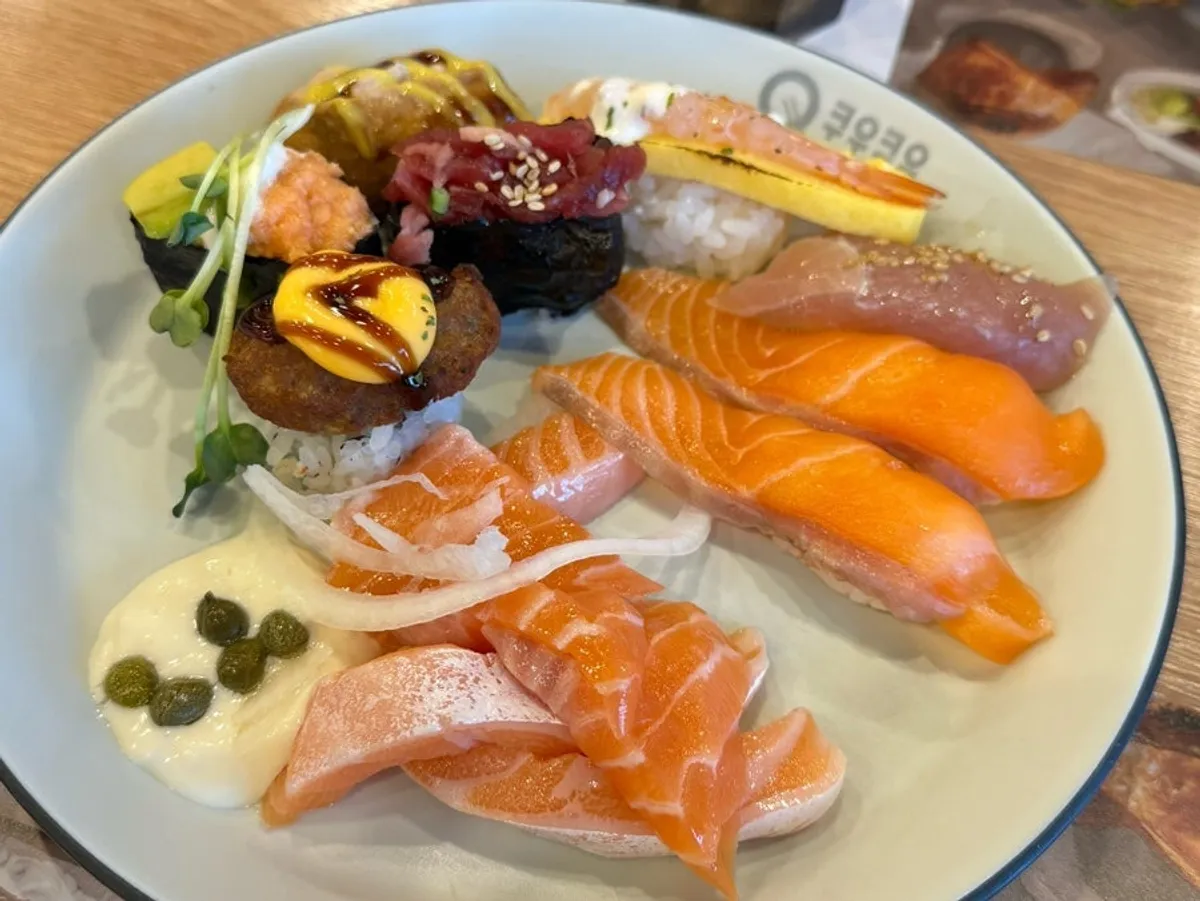 Desserts and marble ice cream at Kuu Kuu Nowon Branch