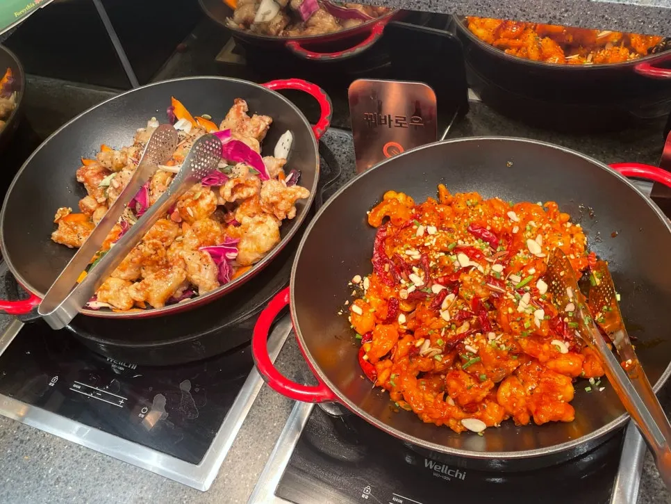 Mala xiang guo with lotus root, cabbage and fish cake
