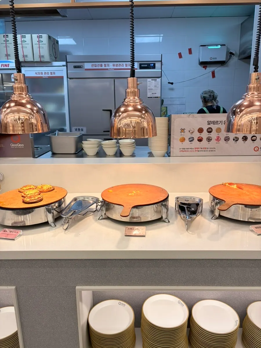 Hot food zone with noodle corner and soups