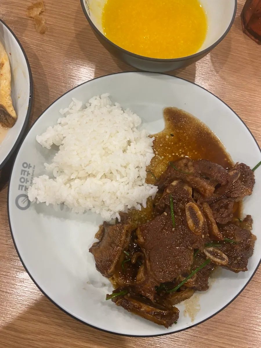 Third plate loaded with LA galbi and other meats
