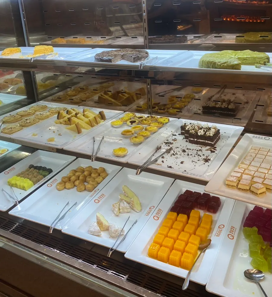 Patbingsu and other desserts on display