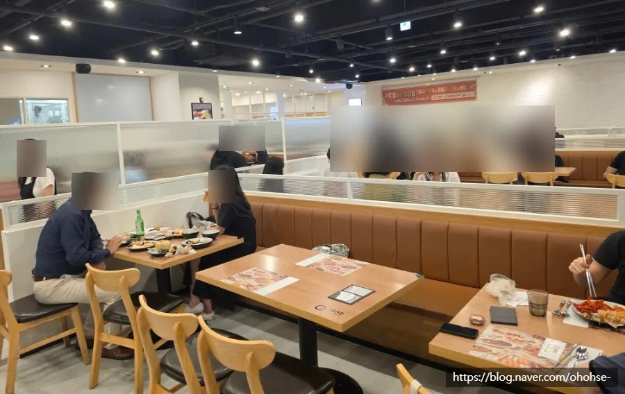 평일 저녁 대기 없이 입장하는 쿠우쿠우 노원점 입구