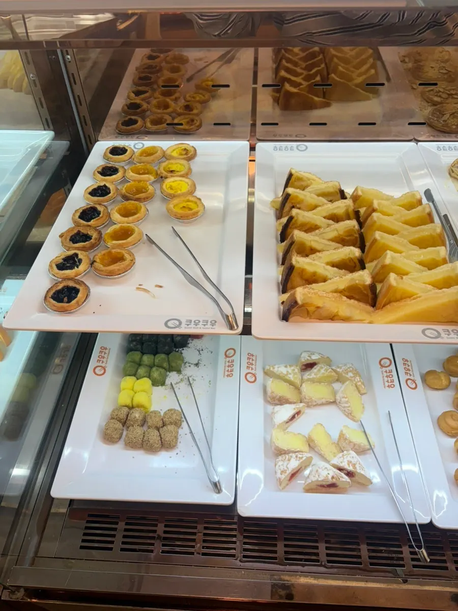 Castella and choux pastries on display