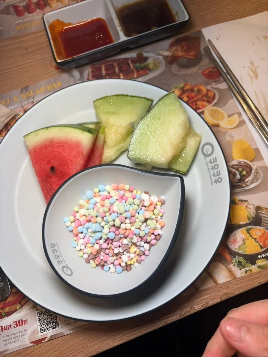 Plate of bead ice cream and desserts brought back to the table