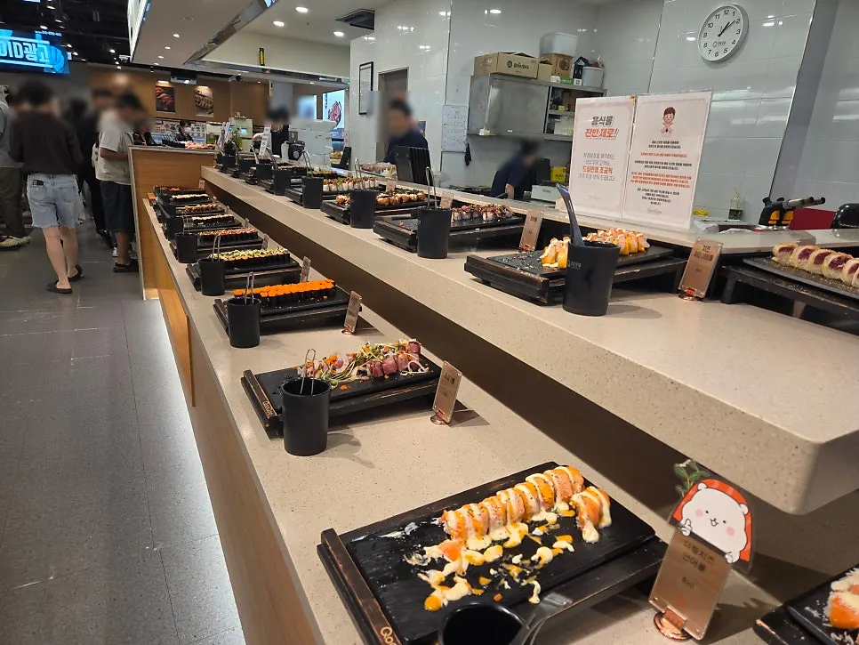 Spacious buffet seating suitable for group gatherings