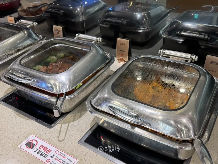 Made-to-order corner for jjajangmyeon, jjambbong, udon, and cold buckwheat noodles