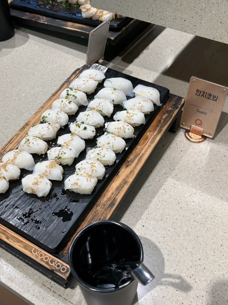 목단새우를 올린 새우초밥