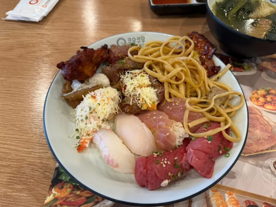 Final shot of buffet food plates at Kuu Kuu Nowon Branch