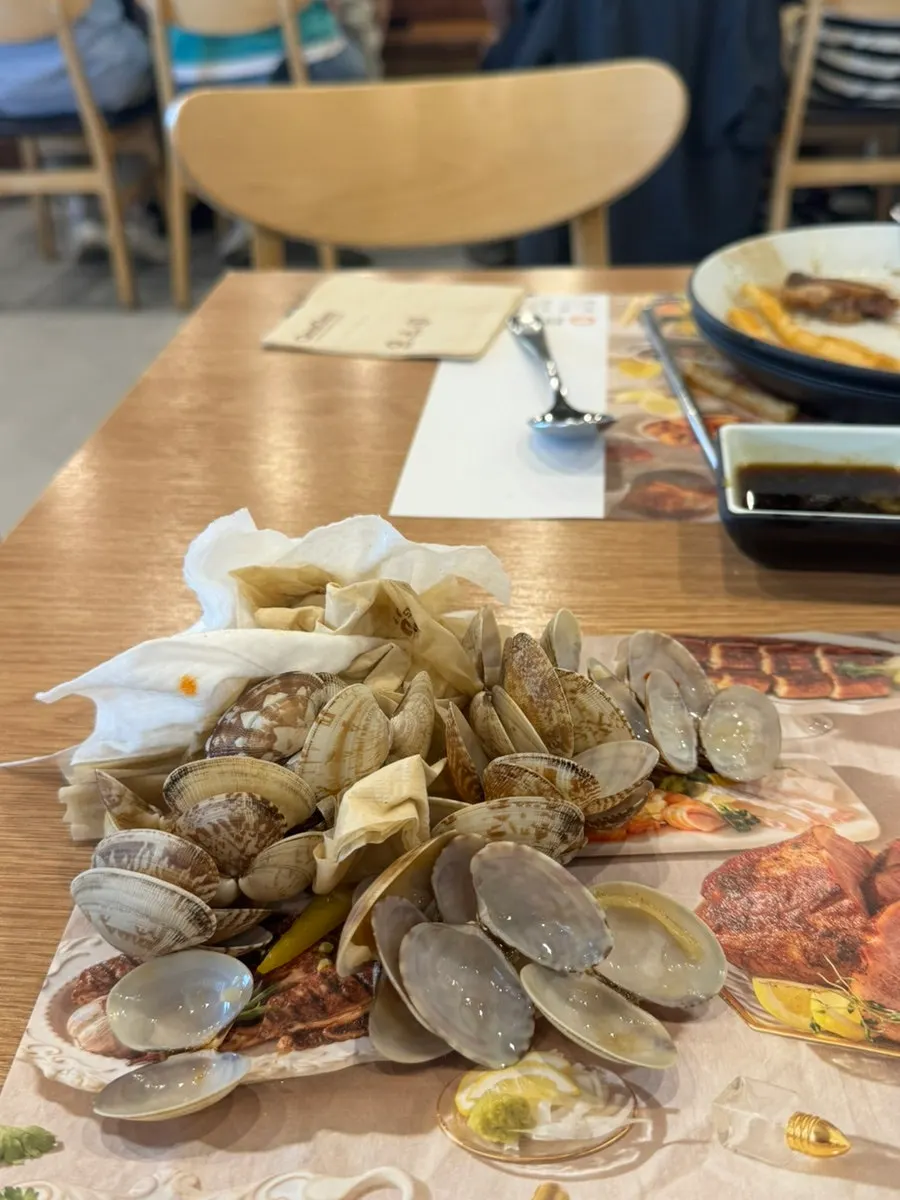 美味しく食べたあさりの酒蒸しの皿