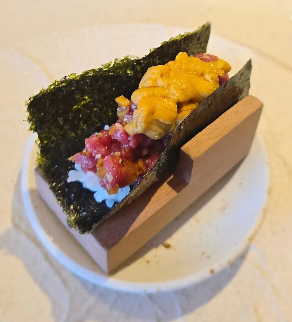 1만 원 추가 메뉴 한우 우니 마끼