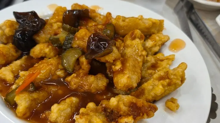 Small deungsim tangsuyuk fried with domestic sirloin