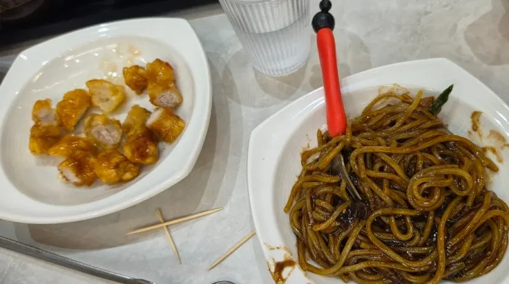 Cheolgabang jjajangmyeon mixed and set aside for the kids