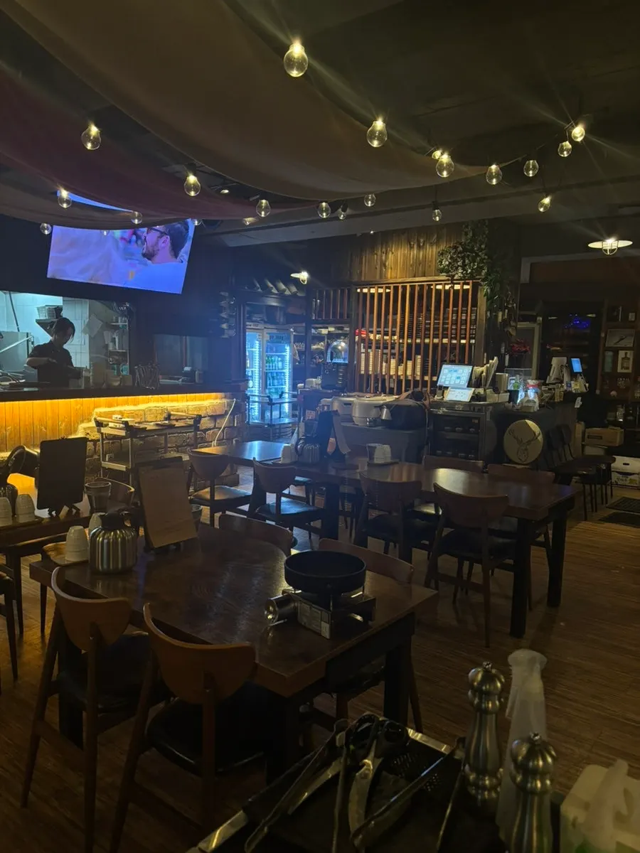 บริเวณทางเข้าของ Raviok Yeoksam Main Branch