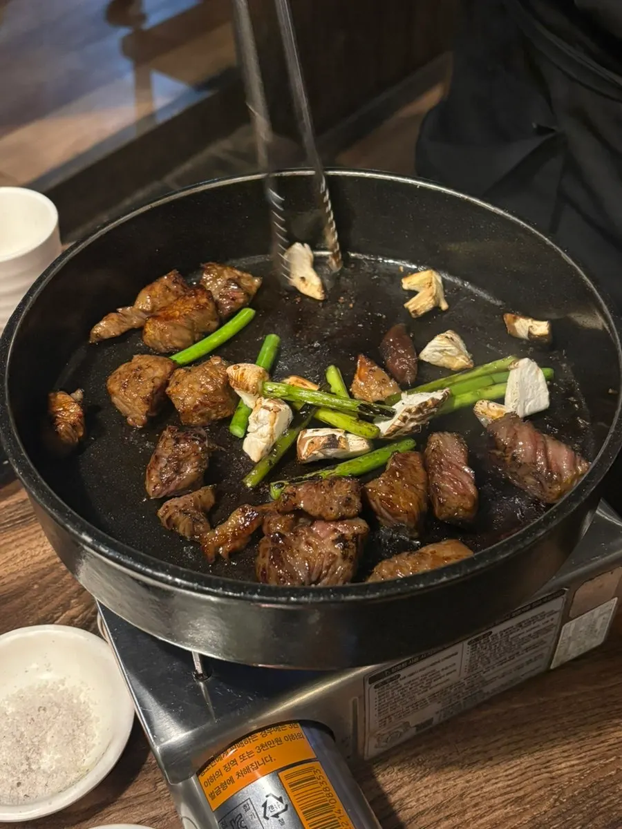 เนื้อย่างซอสหมักที่สั่งเพิ่ม