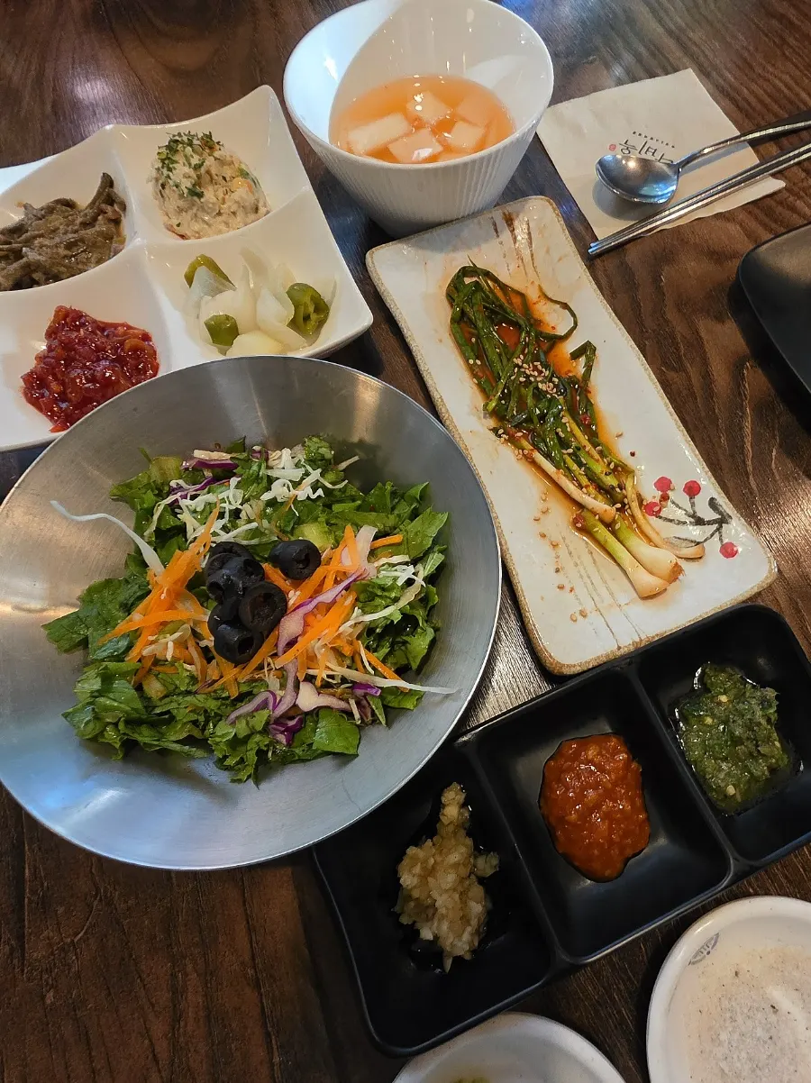 Table set with Raviok's side dishes